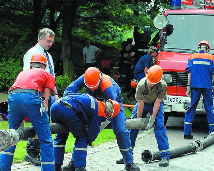 Foto: Mroß - Wettbewerbe wie hier der Kampf um die „Jugendflamme“ sind regelmäßig wichtige Termine im Programm der Jugendfeuerwehren.